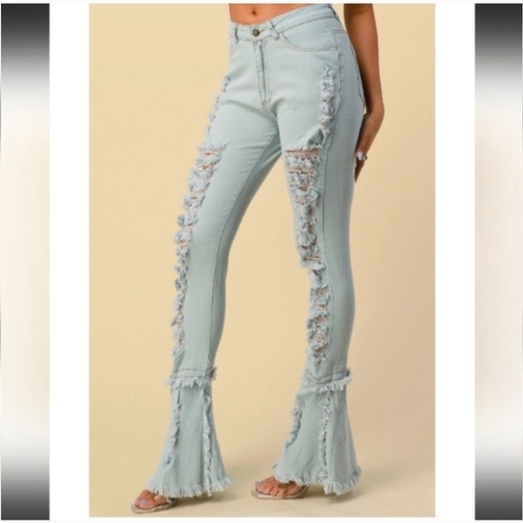 Light Wash High Rise Bell Bottom Distressed Jeans Sz's Small & Large - Picture 1 of 5
